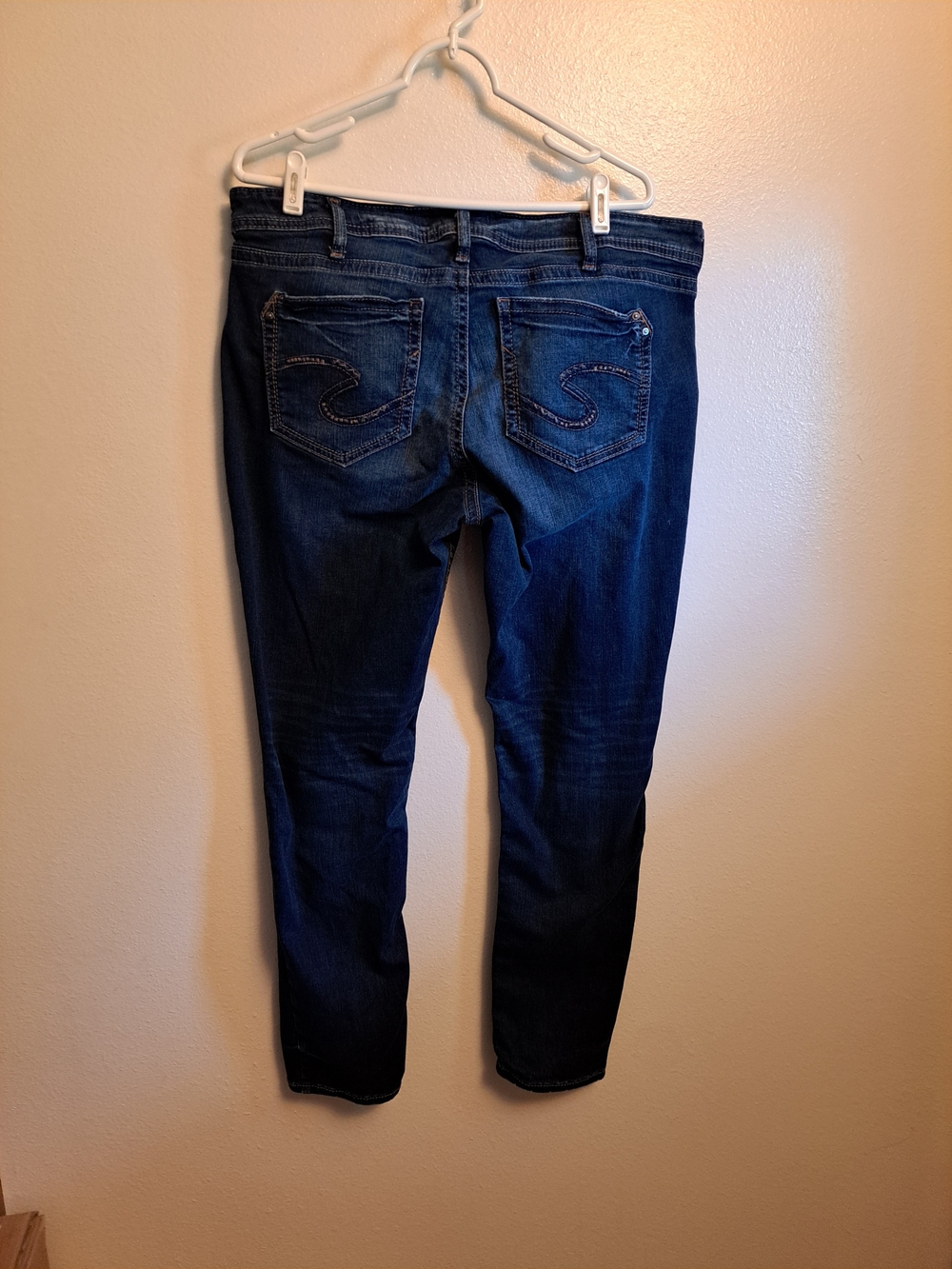 Silver Jeans Suki Skinny Dark Blue Skinny Women's Jeans With Embroidered Pockets